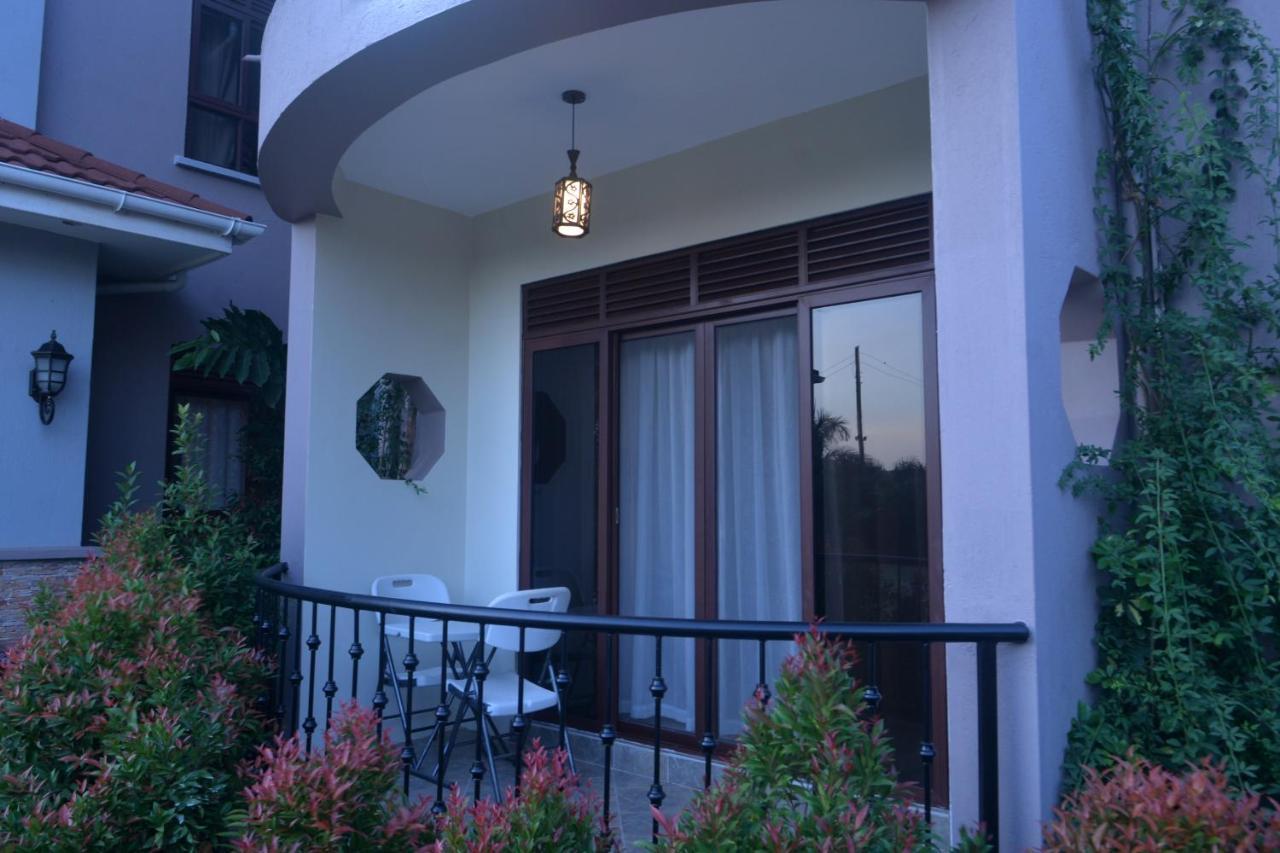 Akasu Bed And Breakfast 캄팔라 외부 사진