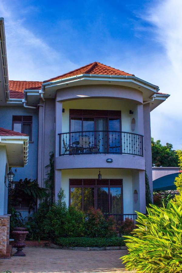 Akasu Bed And Breakfast 캄팔라 외부 사진